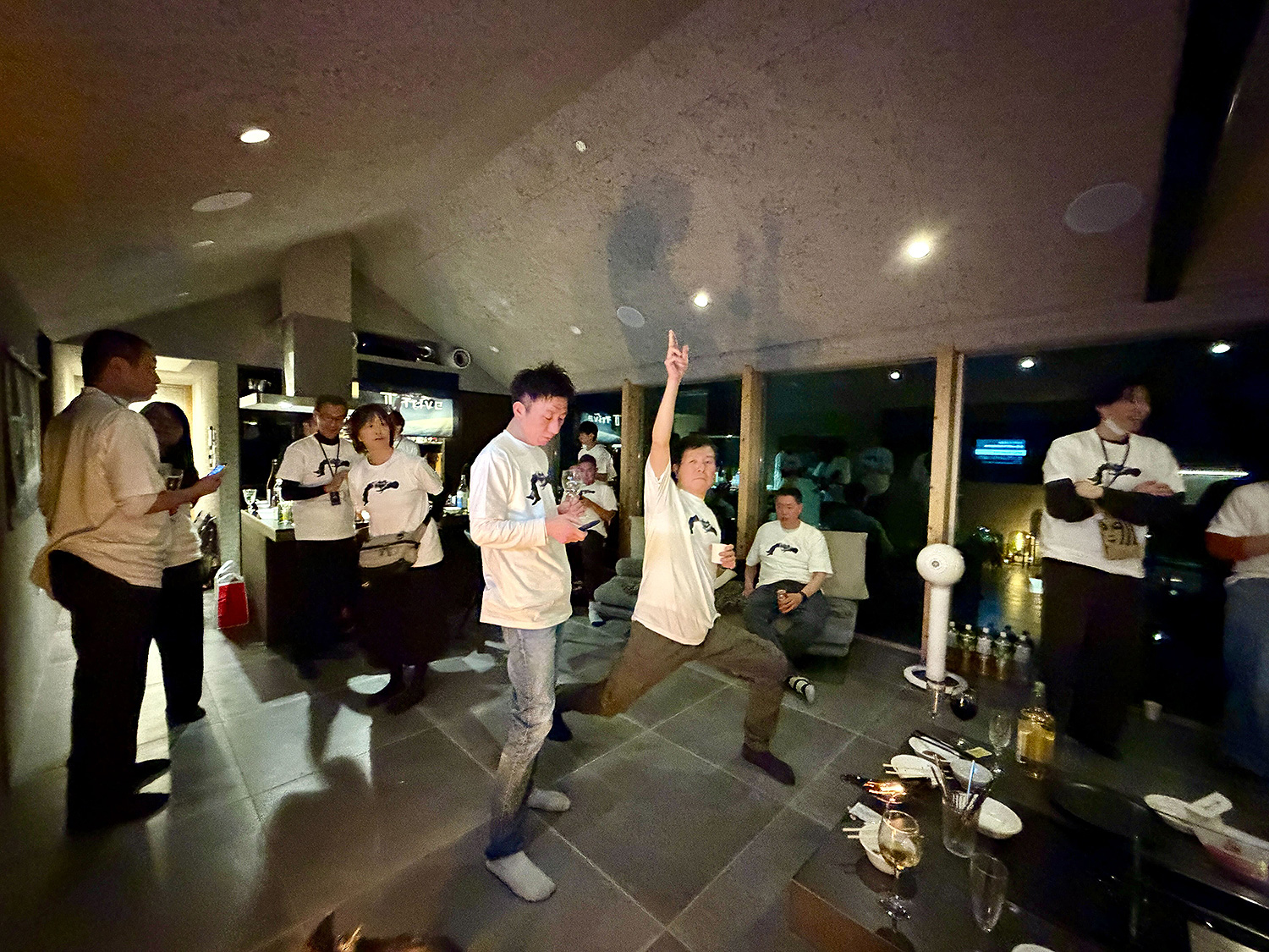 社員総会のパーティー写真